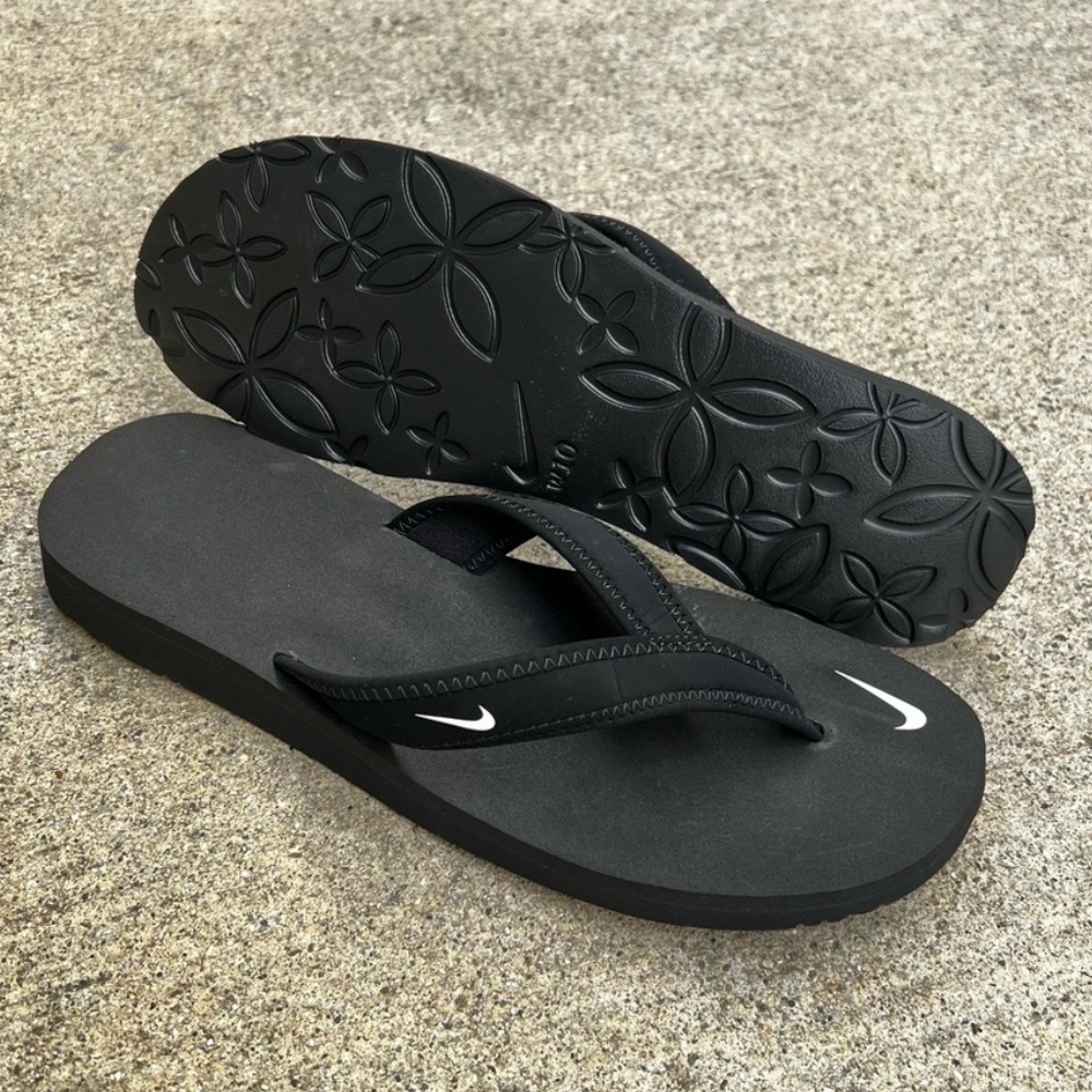 WMNS NIKE ULTRA CELSO BLACK WHITE THONG FLIPS FLOPS